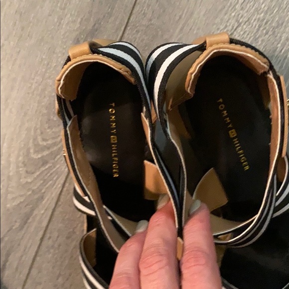 TH platform wedge - Picture 6 of 9